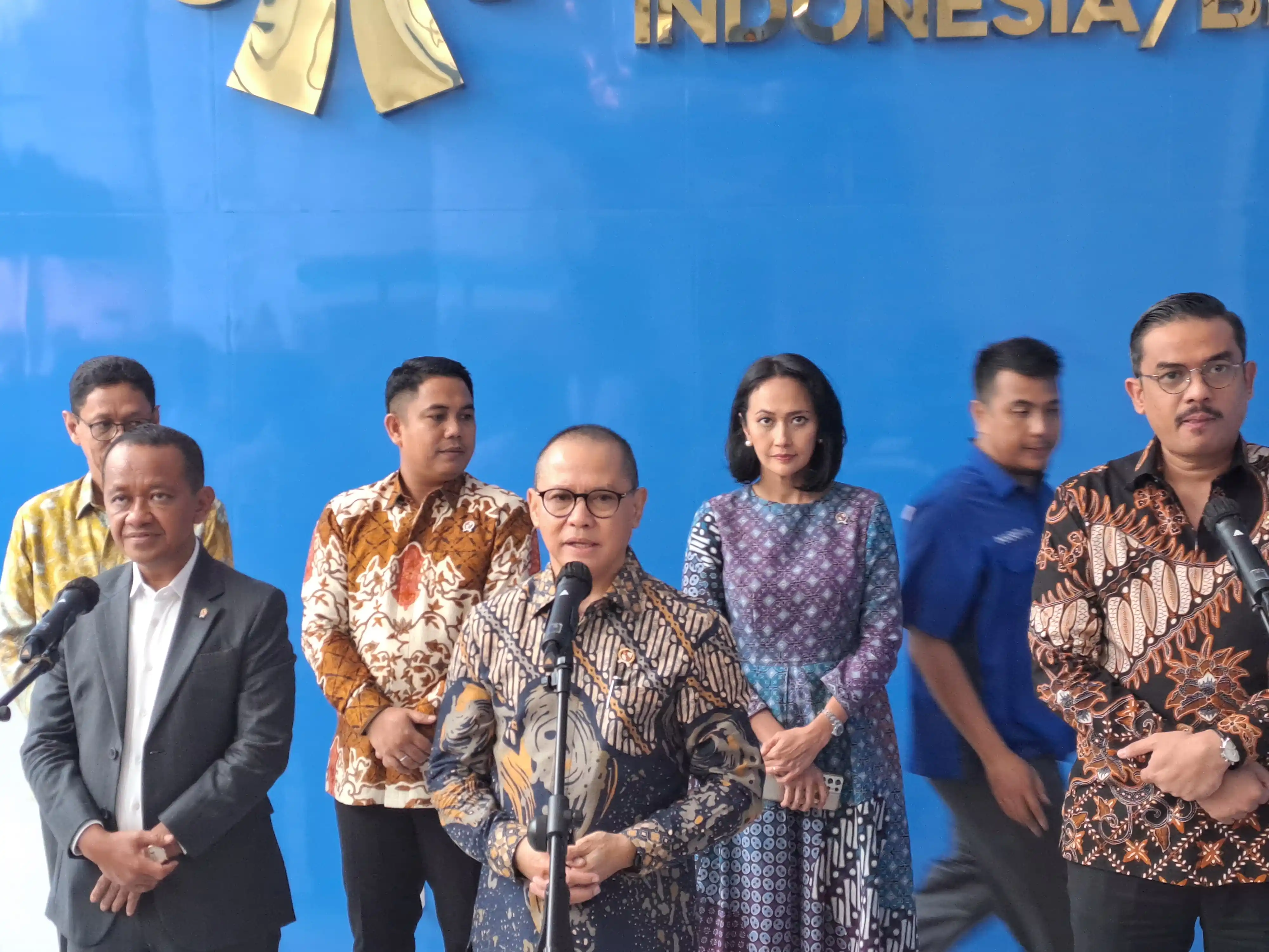 Menteri P2MI  Mukhtarudin bersama  Menteri UMKM Maman Abdurrahman, Menteri Perindustrian Agus Gumiwang Kartasasmita, dan Menteri ESDM Bahlil Lahadalia. (Foto. Rizal Siregar)