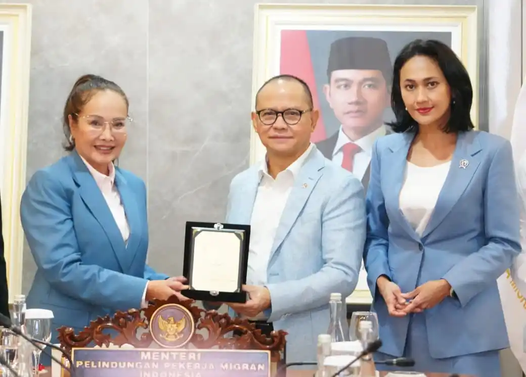 Menteri P2MI  Mukhtarudin, menerima kunjungan kerja Duta Besar Luar Biasa dan Berkuasa Penuh (LBBP) RI untuk Portugal, Susi Marleny Bachsin. (Dok. KemenP2MI)