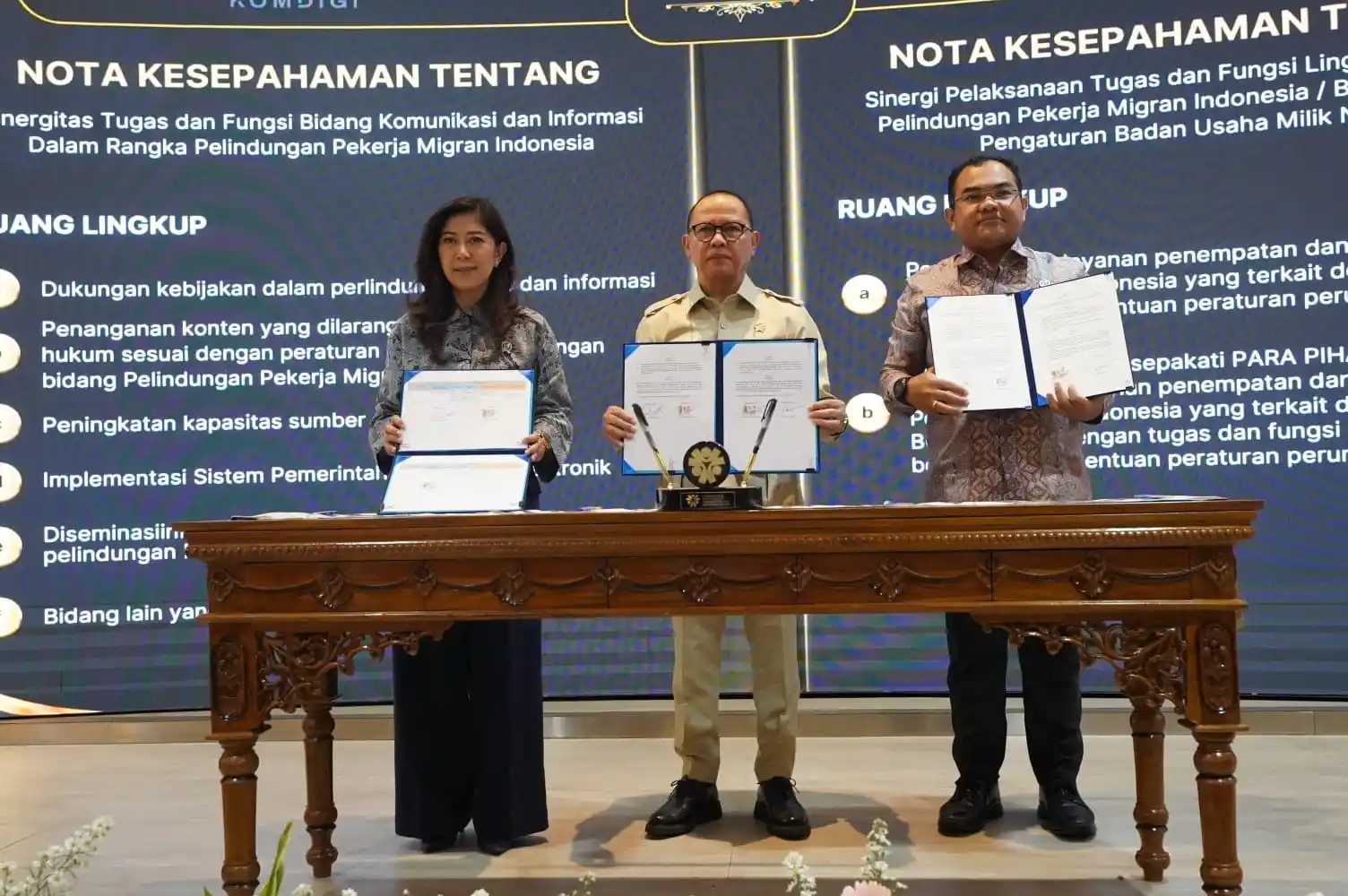 Menteri P2MI Mukhtarudin   menggelar penandatanganan 13 MoU  dan 5 Perjanjian Kerja Sama (PKS) dengan 14 mitra strategis. (Dok. KemenP2MI)