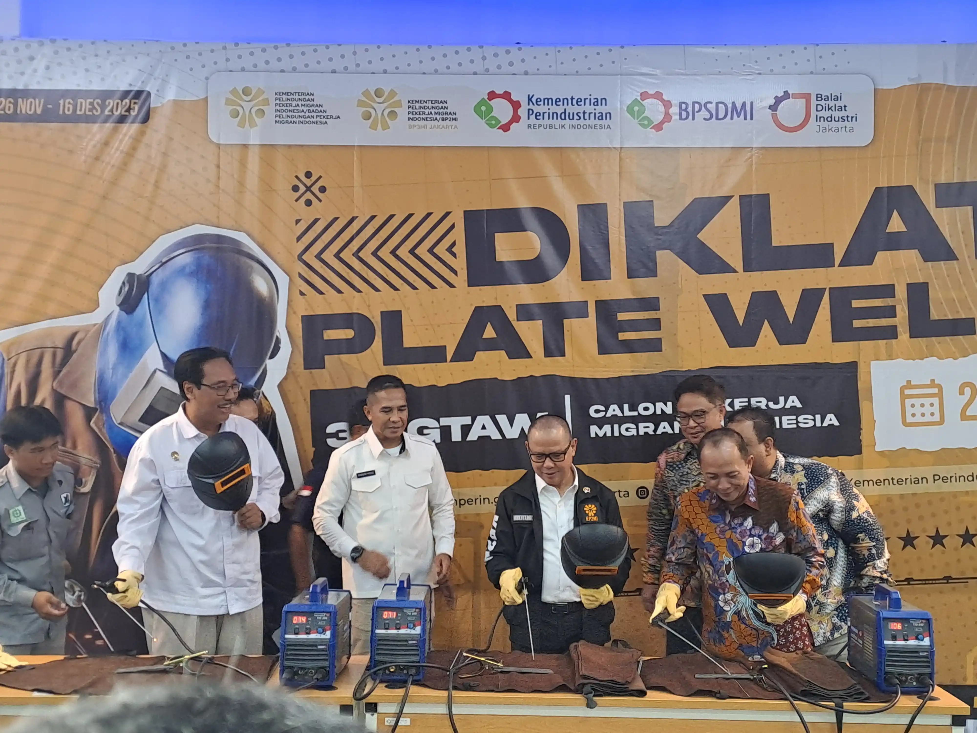 Menteri Pelindungan Pekerja Migran Indonesia, Mukhtarudin saat ngelas. (Foto. Rizal Siregar)