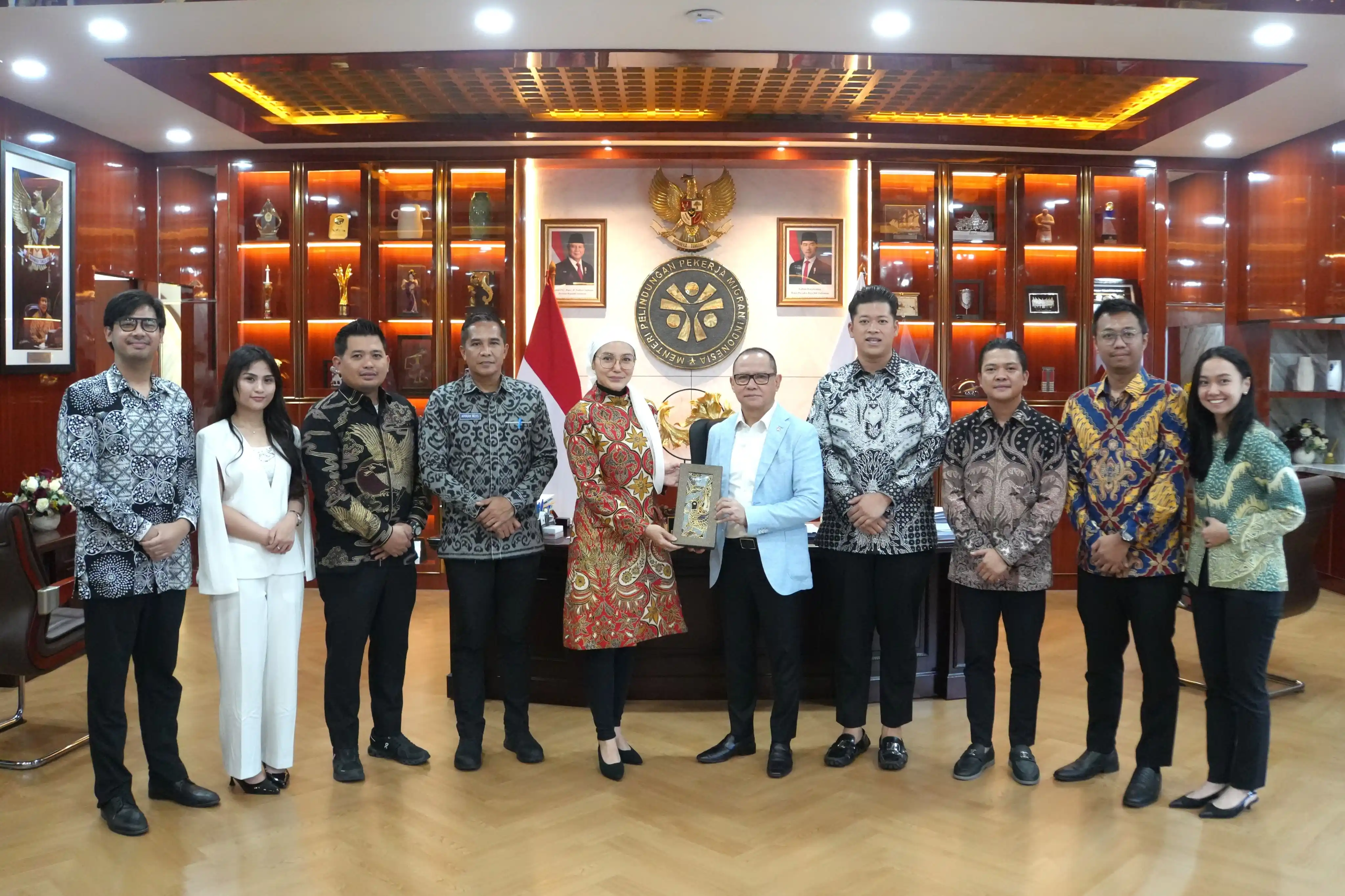 Menteri Pelindungan Pekerja Migran Indonesia (P2MI), Muktarudin saat  menerima jajaran Himpunan Pengusaha Muda Indonesia (HIPMI) Jakarta Utara. (Foto. Kemen P2MI)