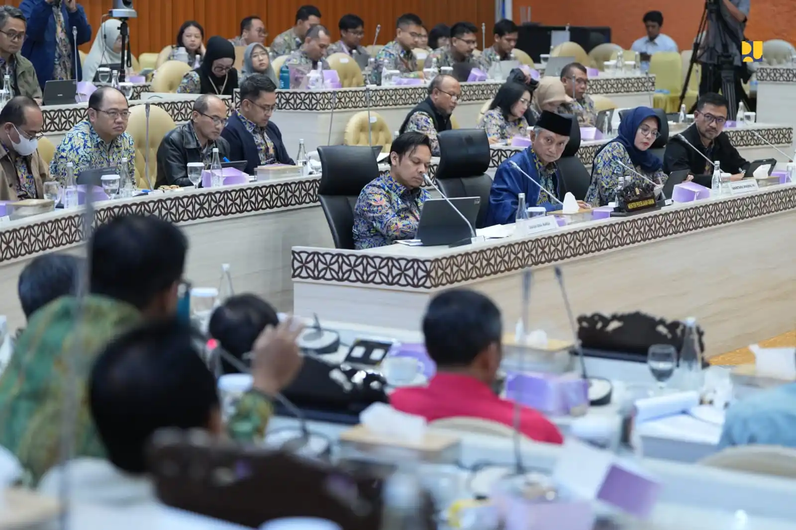 Menteri Pekerjaan Umum, Dody Hanggodo menghadiri Rapat Kerja dengan Komisi V DPR RI terkait Standar Pelayanan Minimum Jalan Tol di Gedung DPR RI, Jakarta, Rabu (24/9).