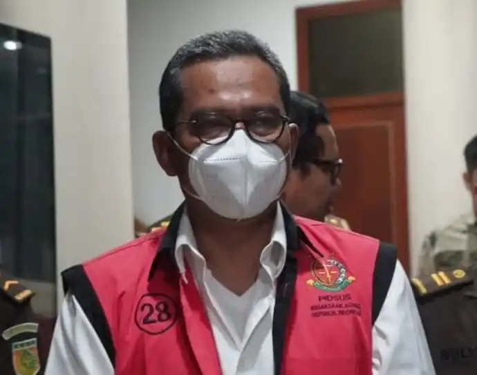 Windu Aji Sutanto pemilik PT Lawu Agung Mining (PT LAM) saat ditetapkan sebagai tersangka kasus tambang nikel ilegal (Foto: Dok MI)