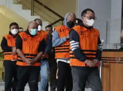 5 tersangka kasus dugaan korupsi proyek pembanguan jalan di Sumatera Utara (Sumut) (Foto: Dok MI/Aswan)