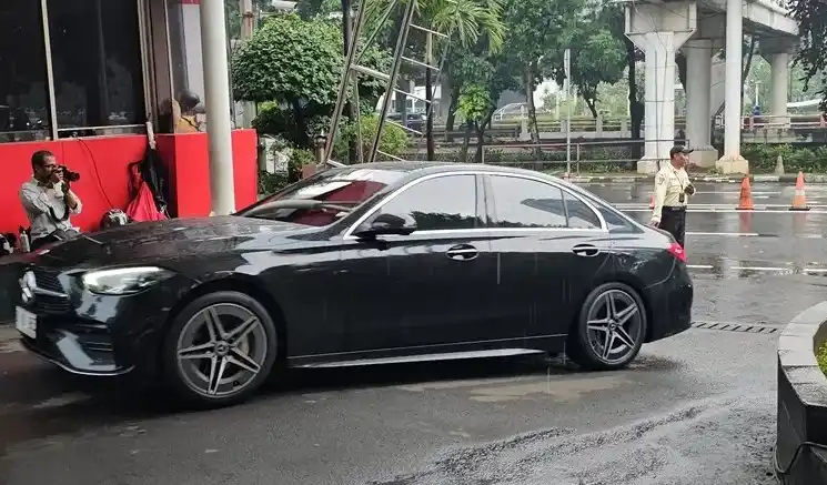 KPK kembali melakukan langkah penyitaan dua mobil mewah dari tangan mantan Wamenaker Immanuel Ebenezer alias Noel, Selasa (9/9/2025).