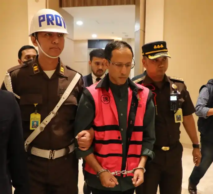 Nadiem Anwar Makarim mengenakan rompi tahanan Kejagung (Foto: Dok MI/Kejagung)