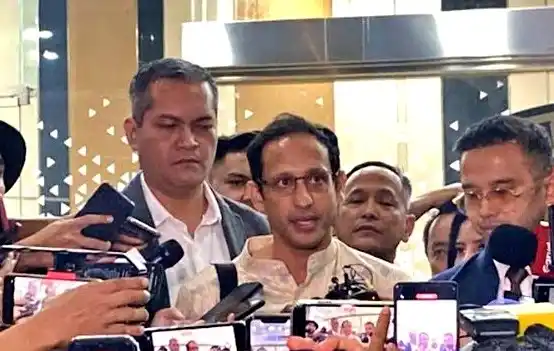 Nadiem Anwar Makarim usai diperiksa Kejagung, Senin (23/6/2025) malam (Foto: Dok MI/Albani Wijaya)