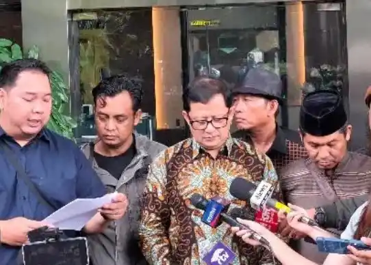 ara aktivis yang tergabung dalam Nurani '98 ke KPK untuk meminta agar menindaklanjuti seluruh dugaan KKN Jokowi dan keluarganya, Selasa (7/1/2025).
