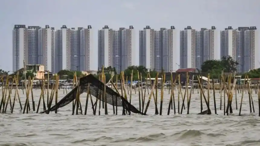 Pagar laut terpasang di kawasan pesisir Kabupaten Tangerang, Banten, Kamis (9/1/2025). (Foto: Dok MI/An)