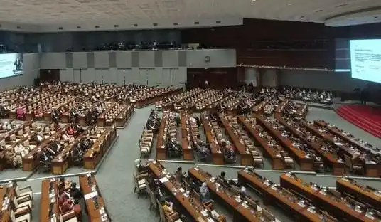 Rapat Paripurna DPR RI