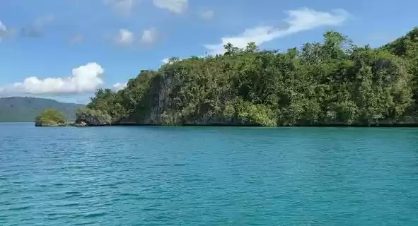 Pantai Meleura merupakan objek wisata pantai yang terletak di Desa Lakarinta Kecamatan Lohia, Kabupaten Muna (Foto: Dok MI)