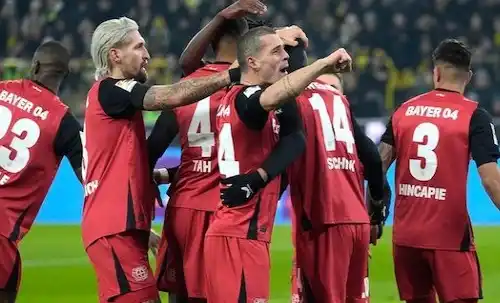 Para Pemain Buyer Leverkusen terharu dan bangga usai permalukan tuan rumah Dortmund 3-2 (Foto: Ist)