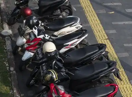 Ilustrasi - Parkir Liar di Jakarta (Foto: Ist)