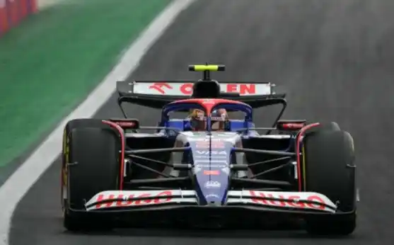 Pembalap RB, Yuki Tsunoda saat menjalani kualifikasi sprint di gelaran GP Brasil (Foto: Antara)