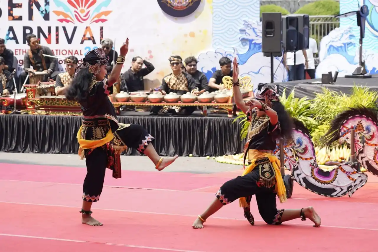 Penampilan tari Jaranan Eklek di acara BEN Carnival 2025. (Foto: Dok/JK-MI).