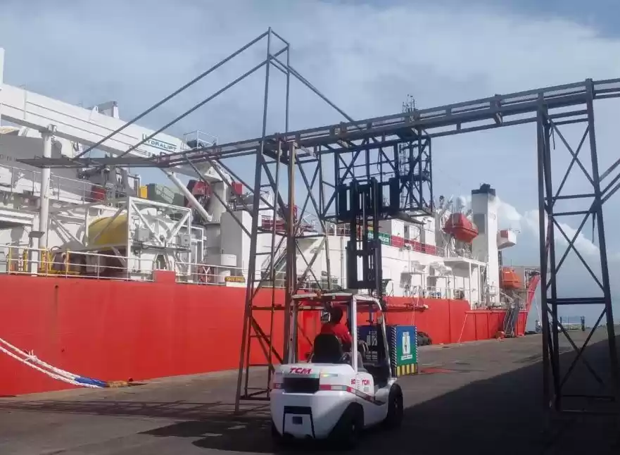 Kapal asing dapat digunakan untuk menggelar kabel bawah laut, tetapi pemerintah Indonesia memprioritaskan penggunaan kapal berbendera Indonesia jika memungkinkan (Foto: Dok MI)