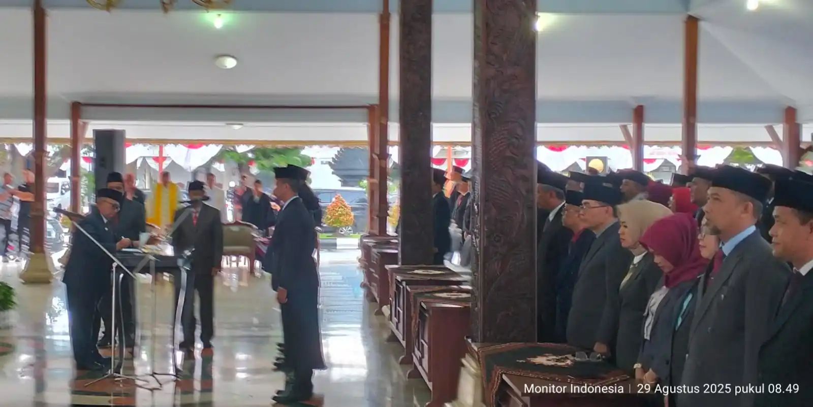 Suasana pelantikan di Pendopo Ronggo Hadinegoro, pada Jum'at (29/8/2025). Foto: Dok MI/Joko Prasetyo