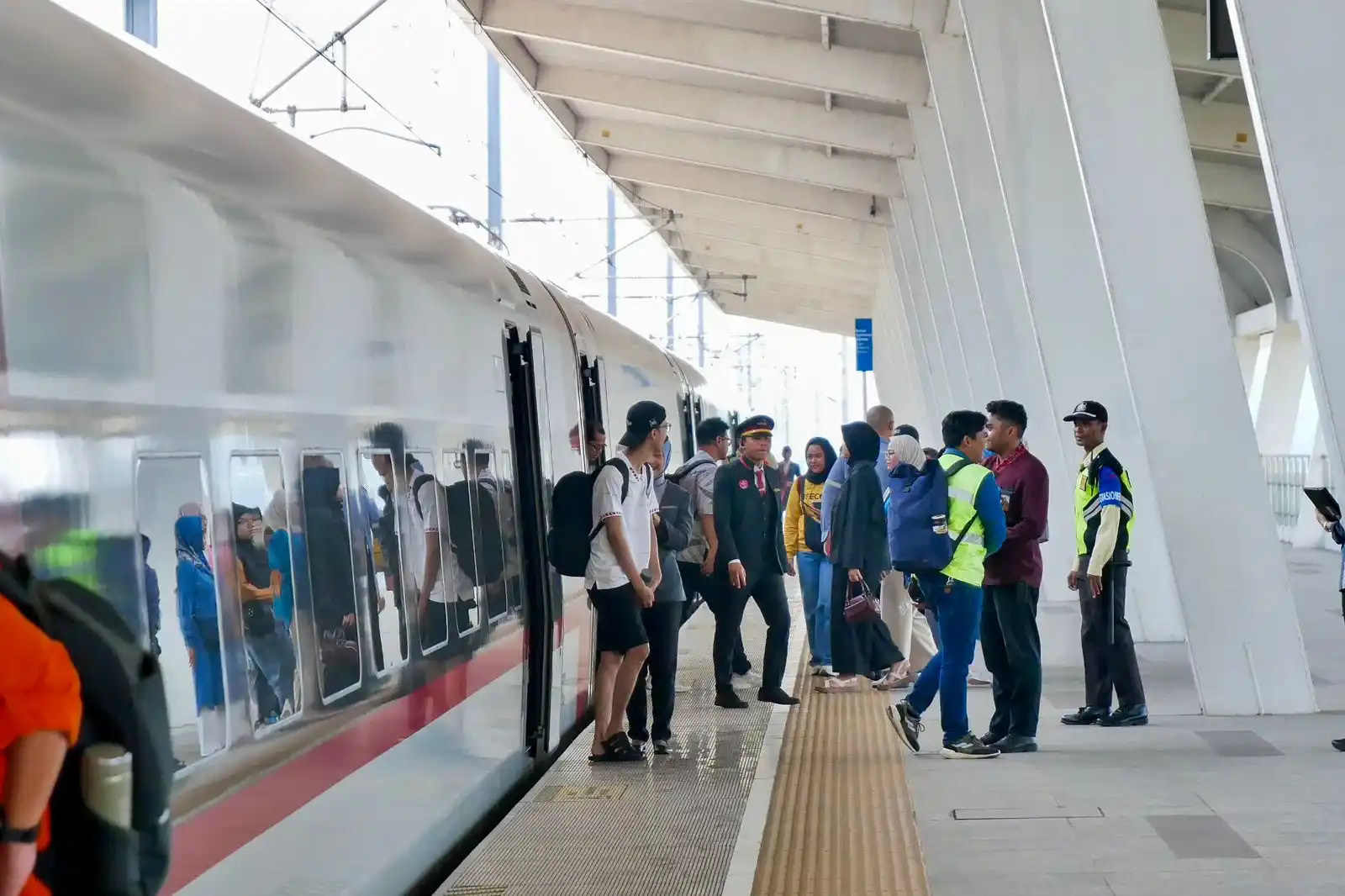 Penumpang kereta cepat Whoosh Jakarta–Bandung. (Dok. MI)