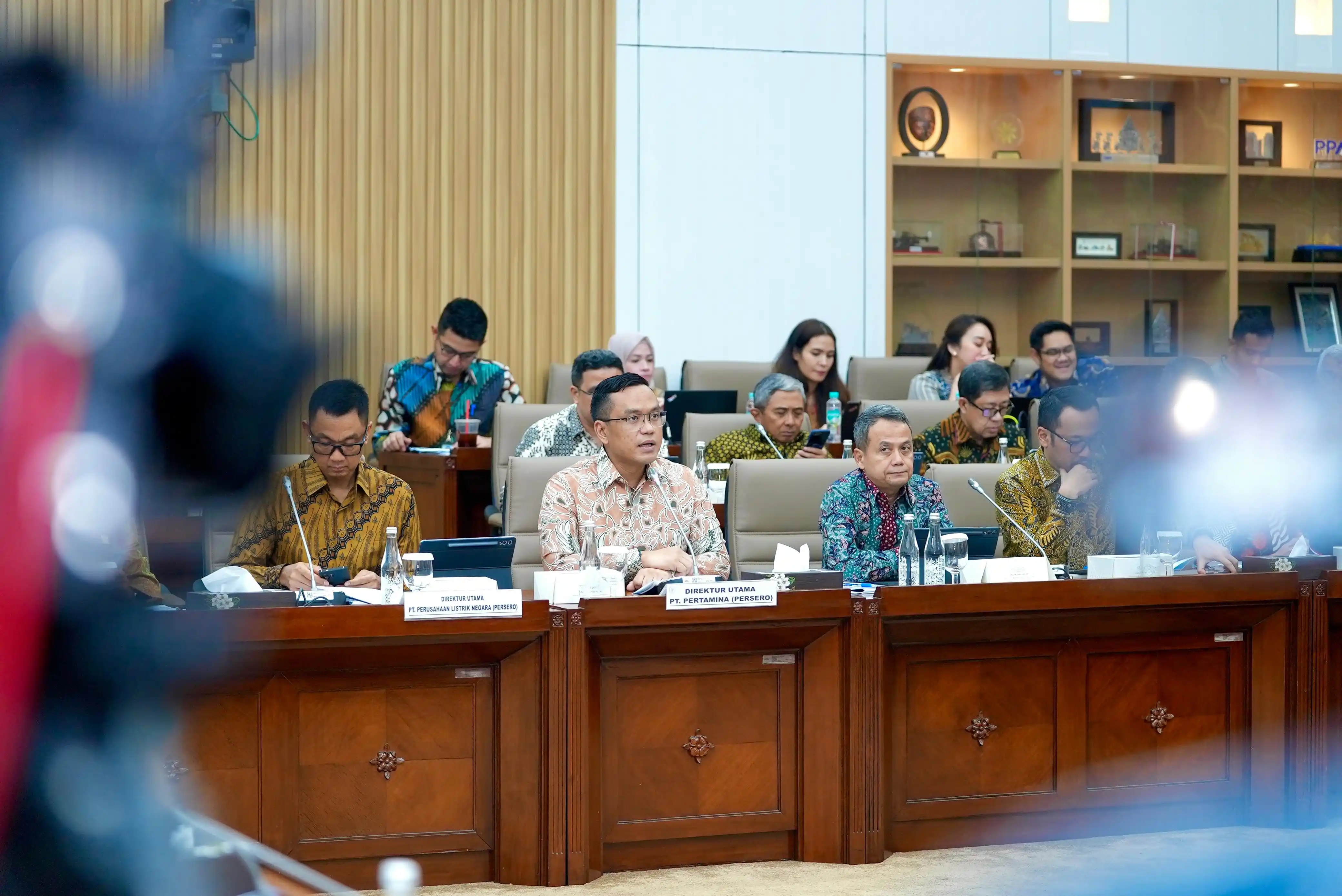 Direktur Utama PT Pertamina (Persero) Simon Aloysius Mantiri (tengah) [Foto: Doc. Pertamina]