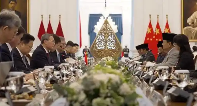 Pertemuan Presiden Prabowo Subianto dan Perdana Menteri China, Li Qiang, di Istana Merdeka, Jakarta, Minggu (25/5/2025) (Foto: YouTube Setpres)