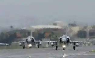 Ilustrasi Pesawat Jet Tempur berada dilandasan (Foto: Ist)