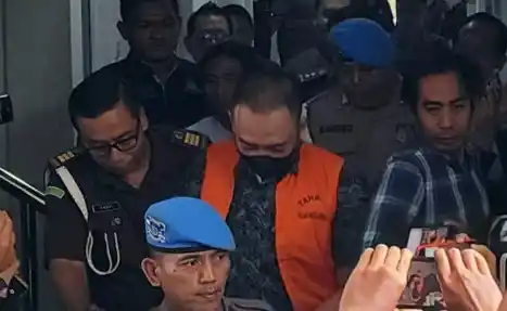 Aipda R, oknum polisi tersangka penembakan yang menewaskan siswa SMKN 4 Semarang, GRO [Foto: Ant]