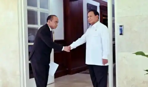 Menteri Komunikasi dan Informatika RI Budi Arie Setiadi mendampingi Menteri Pertahanan RI Prabowo Subiakto bertemu dengan CEO Apple Tim Cook di kantor Kementerian Pertahanan RI, Jakarta Pusat, Rabu (17/4/2024). (Foto: Pey HS/Kominfo)