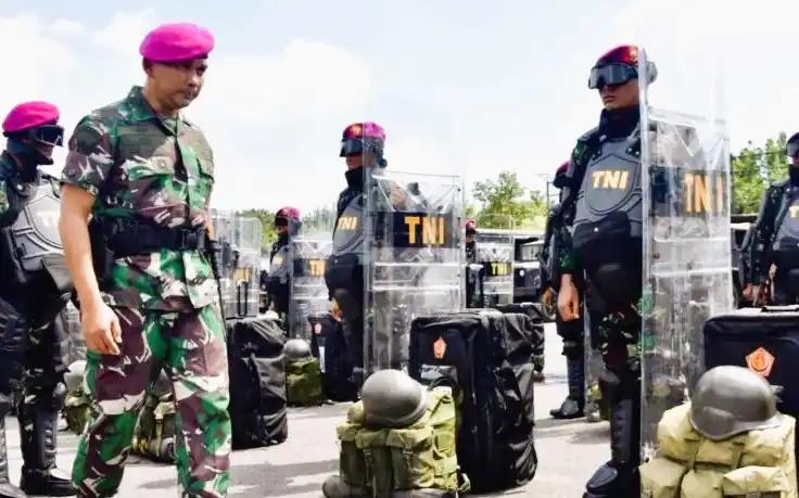 Prajurit TNI Angkatan Laut dari Brigif 2 Marinir apel (Foto: Antara)