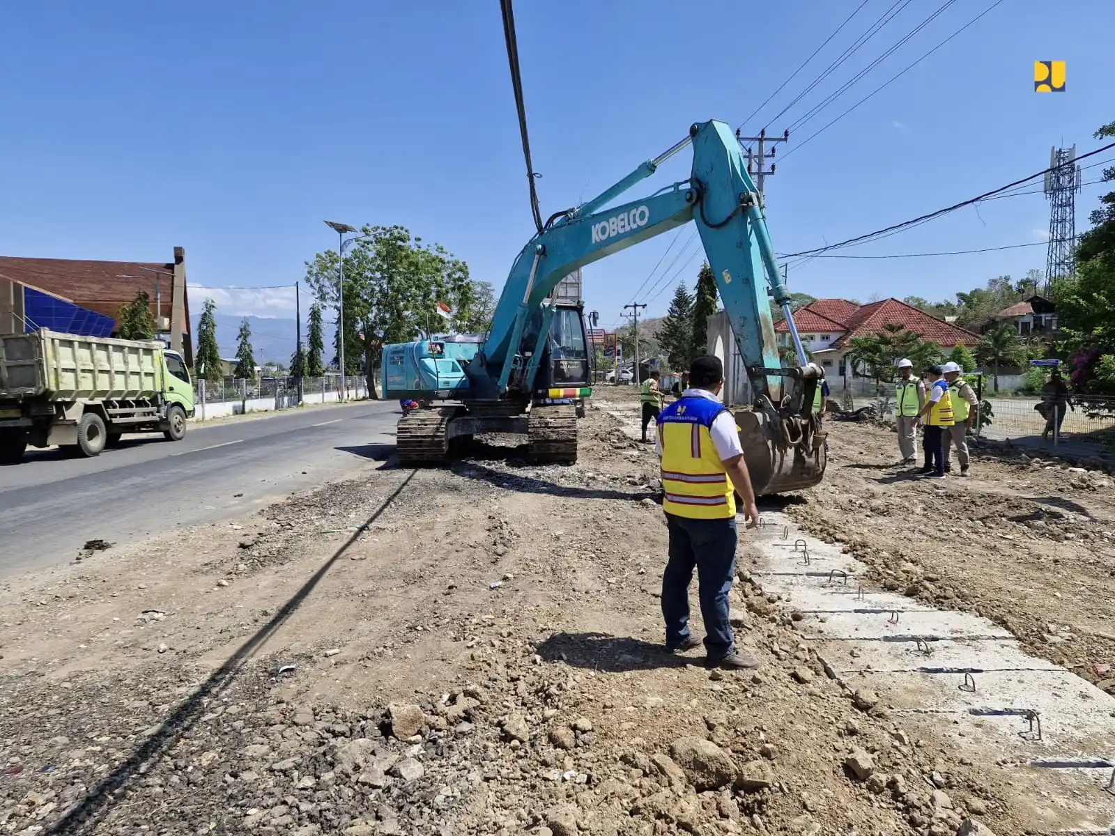 Kementerian PU Lakukan Preservasi Ruas Sila - Batas Kota Bima - Raba - Sape - Padolo III l, NTB Sepanjang 120 Km