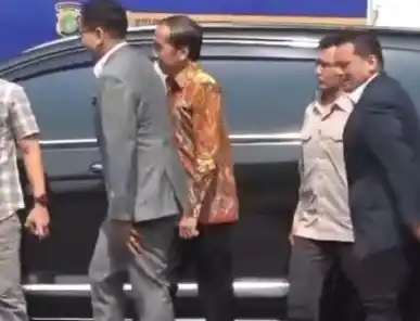 Presiden Jokowi saat Tiba di Polda Metro Jaya pada Rabu (30/4/2025) (Foto: Dok MI)