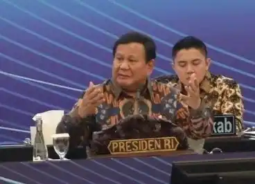 Presiden Prabowo Subianto di acara Sarasehan Ekonomi bersama Presiden RI dengan tema "Memperkuat Daya Tahan Ekonomi Indonesia di Tengah Gelombang Perang Tarif Perdagangan" di Menara Bank Mandiri, Jakarta (Foto: Repro)