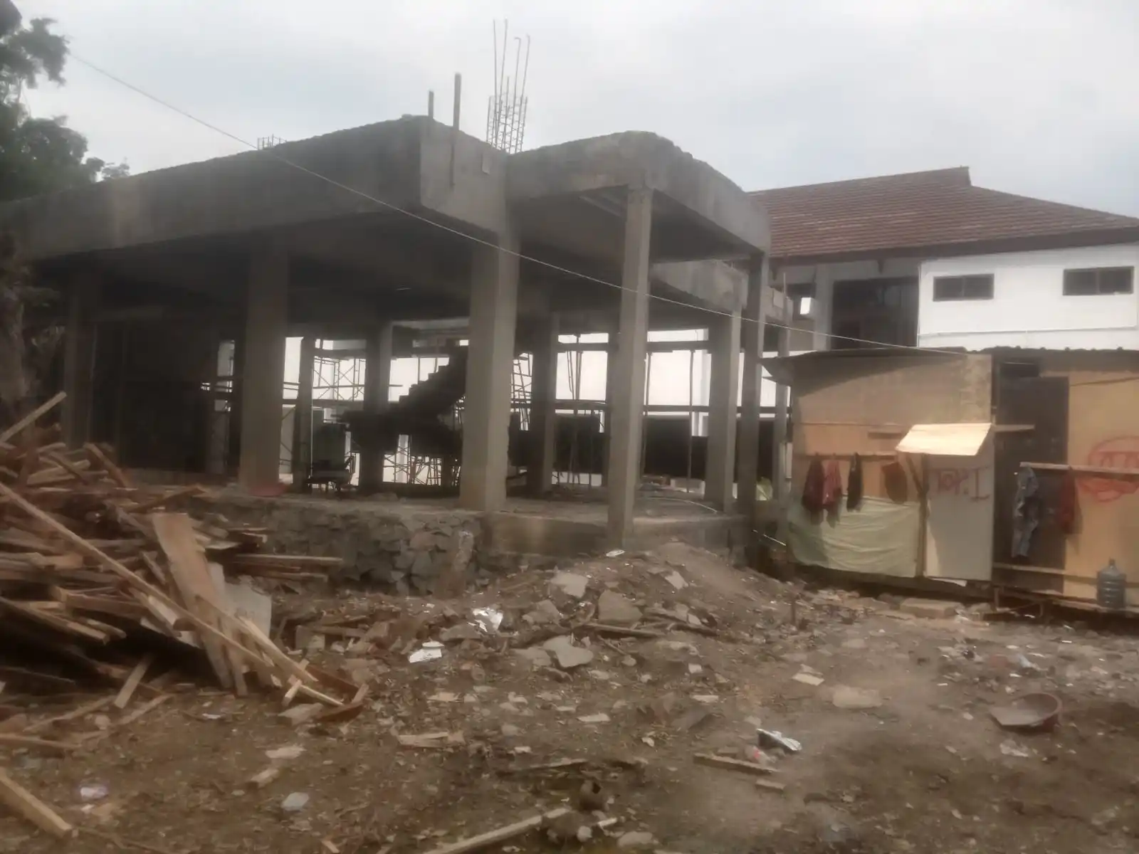 Proyek pembangunan tanpa papan proyek di pendopo Bupati Tangerang. Foto: Dok MI