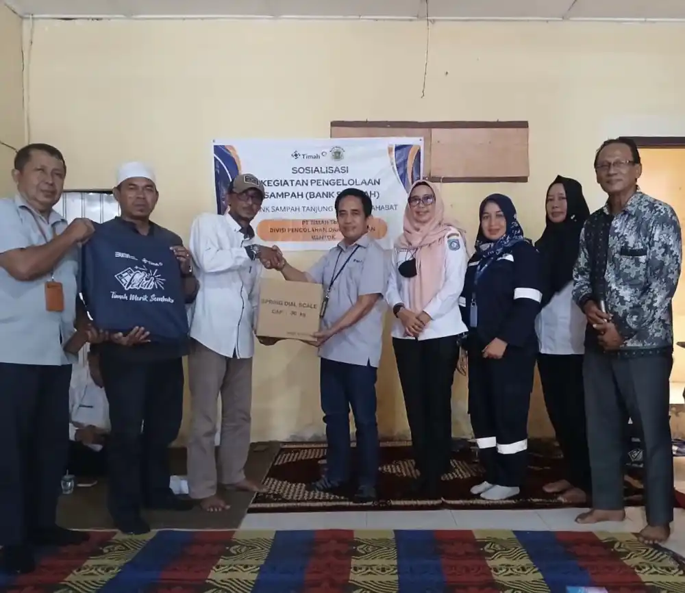 PT Timah Dukung Bank Sampah Tanjung Elok Kelola Sampah jadi Bernilai Ekonomi [Foto: Doc. PT Timah]