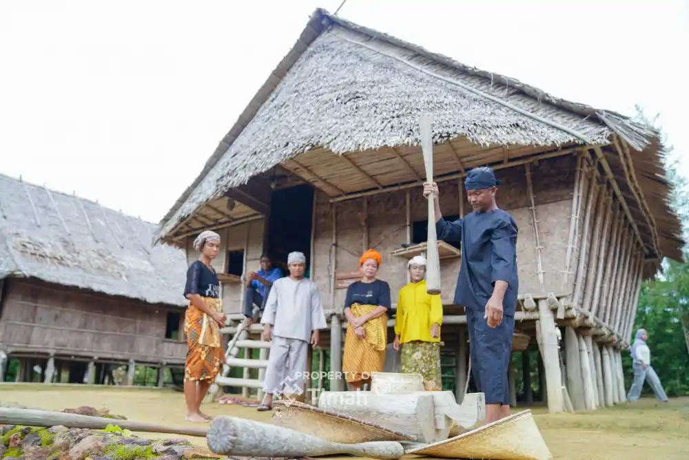 PT Timah Hadirkan Layanan Kesehatan Gratis, Beasiswa Pendidikan, hingga Pelestarian Adat [Foto: Doc. PT Timah]