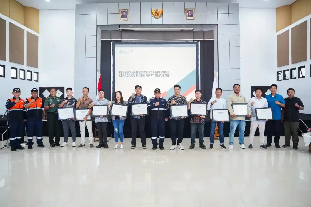 PT Timah Berikan Penghargaan kepada Mitra Usaha Terbaik [Foto: Doc. PT Timah]