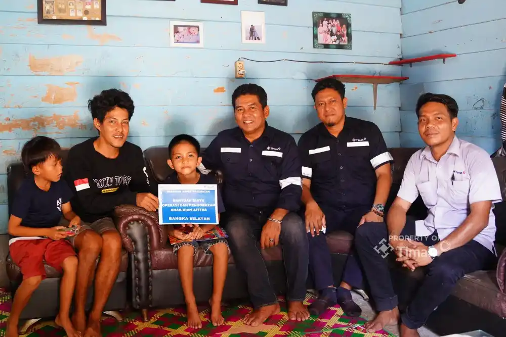 PT Timah Bantu Biaya Pengobatan Warga Bangka Selatan [Foto: Doc. PT Timah]