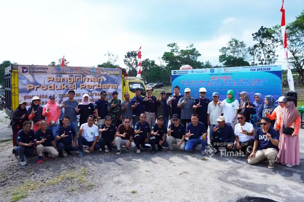 PT Timah Gelar Gotong Royong hingga Serahkan Bantuan [Foto: Doc. PT Timah]
