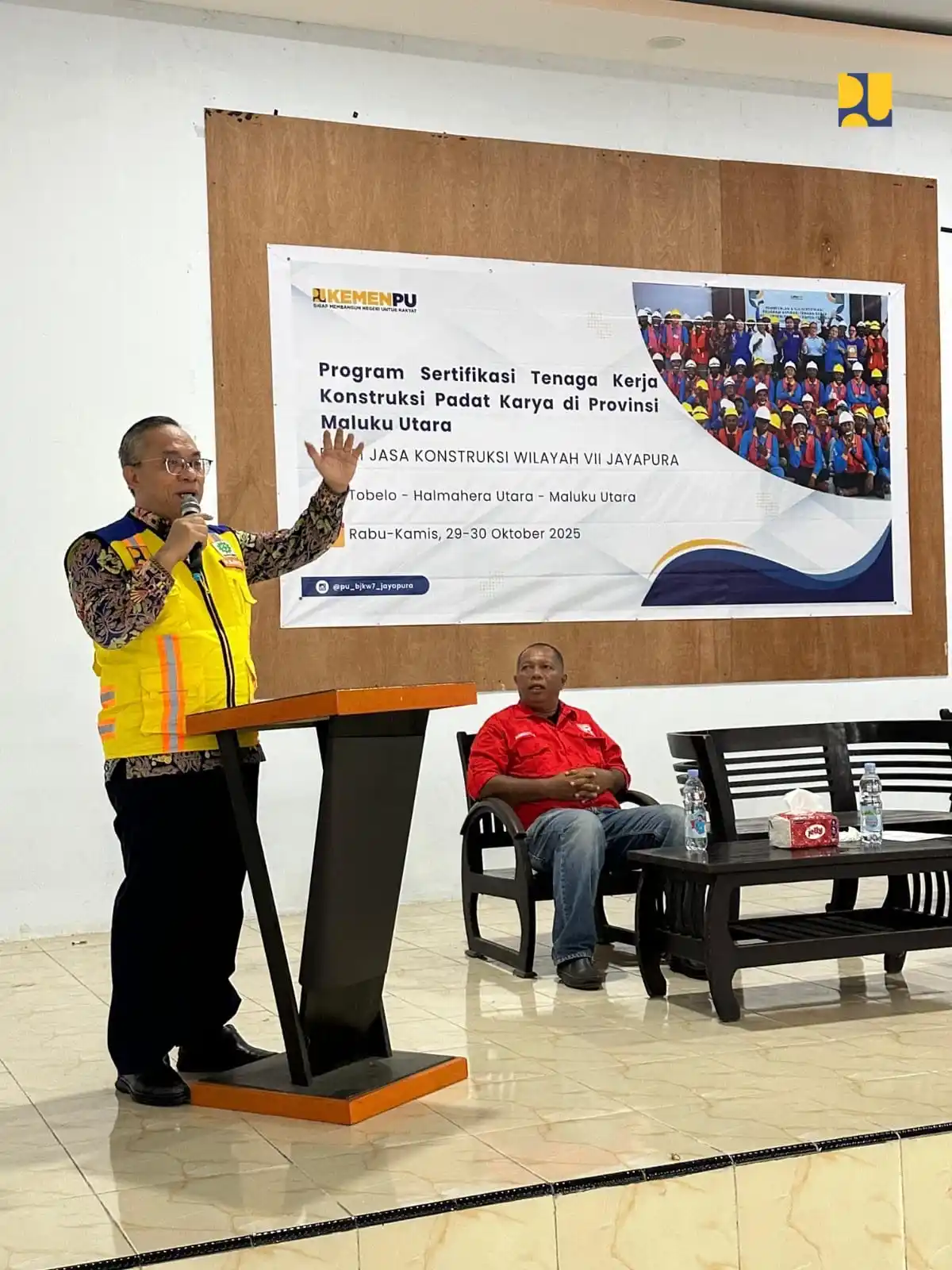 Kementerian PU menggelar  Program Sertifikasi Tenaga Kerja Konstruksi Padat Karya di Tobelo, Kabupaten Halmahera Utara, Provinsi Maluku Utara, pada Rabu–Kamis, 29–30 Oktober 2025. (Foto: PU)