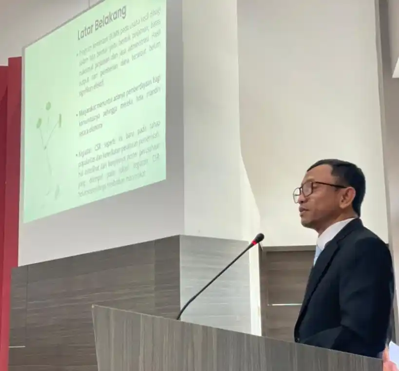 Anggota DPR RI dua priode Rahmad Handoyo akhirnya berhasil meraih gelar Doktor setelah melalui proses panjang di Sekolah pascasarjana UNS Surakarta, Senin (29/12/2025).