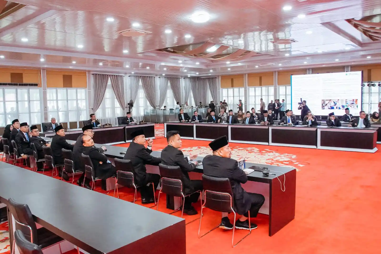 Bupati Asahan Taufik Zainal Abidin Siregar mengikuti Rapat Koordinasi (Rakor) Kepala Daerah se-Sumatera Utara (Foto: Dok MI)