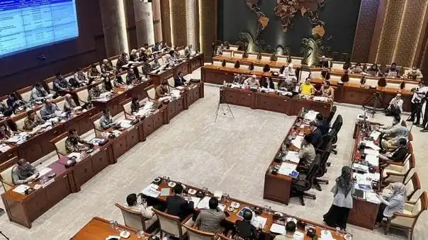 Rapat Komisi I DPR RI dengan Menkomdigi pada Senin (7/7/2025) (Foto: Ist)