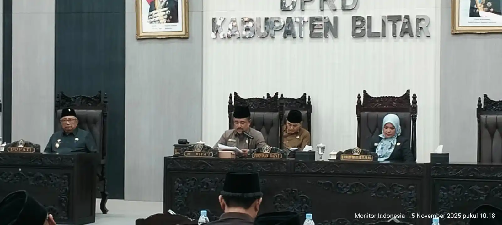 Suasana saat rapat paripurna DPRD Kabupaten Blitar, jawaban Bupati Blitar Rijanto atas pandangan umum fraksi -fraksi di ruang Graha Paripurna DPRD Kabupaten Blitar (Foto: Dok MI/Joko Prasetyo)