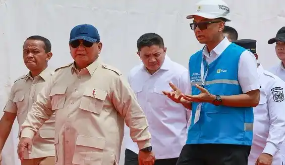 Presiden RI Prabowo Subianto bersama menteri ESDM, menteri BUMN serta direktur utama PT PLN (Persero) telah meresmikan proyek strategis ketenagalistrikan di 18 Provinsi seluruh Indonesia, Senin (20/1/2025)