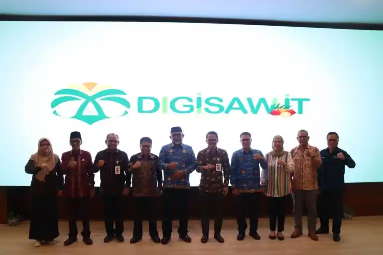 Rektor UNJA bersama Sekda Provinsi Jambi dan jajaran saat peluncuran resmi platform DIGISAWIT di Auditorium UNIFAC UNJA Mendalo, Selasa (17/6/2025). (Foto: Dok/MI)