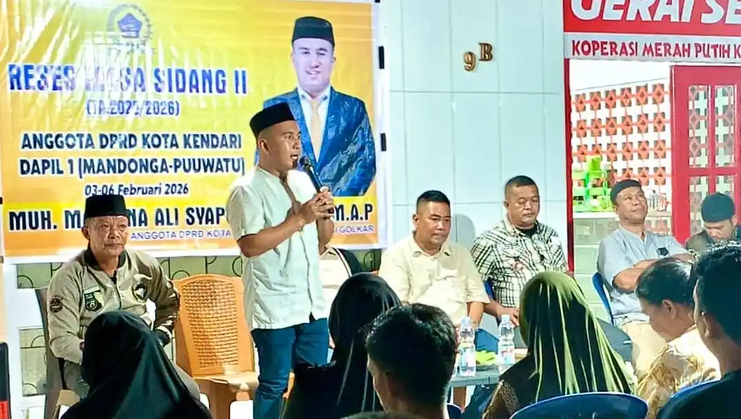Anggota DPRD Kota Kendari, Muhammad Maulana Ali Syaputra, menggelar reses masa sidang II di Kelurahan Mandonga dan Puuwatu untuk menyerap aspirasi warga secara langsung. Didampingi camat dan lurah setempat, ia menerima berbagai usulan prioritas seperti perbaikan jalan, lampu penerangan, paving blok, dan drainase. Sejumlah program yang telah direalisasikan sebelumnya disebut warga sudah memberi manfaat nyata.