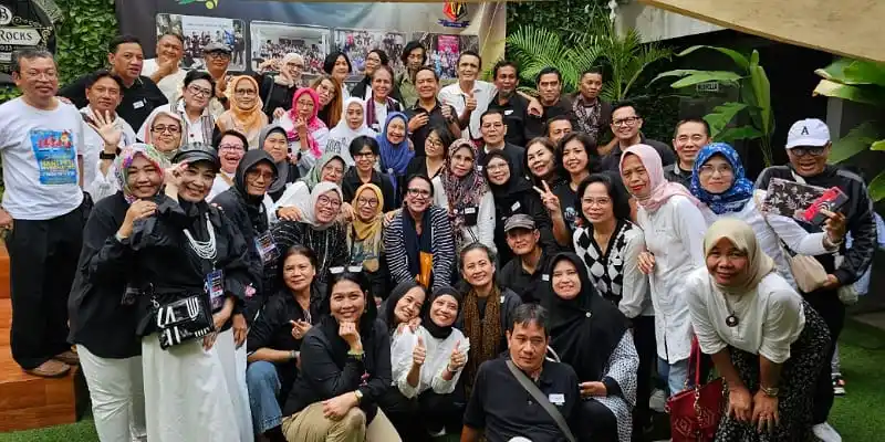 Alumni Institut Ilmu Sosial dan Ilmu Politik (IISIP) angkatan 1988