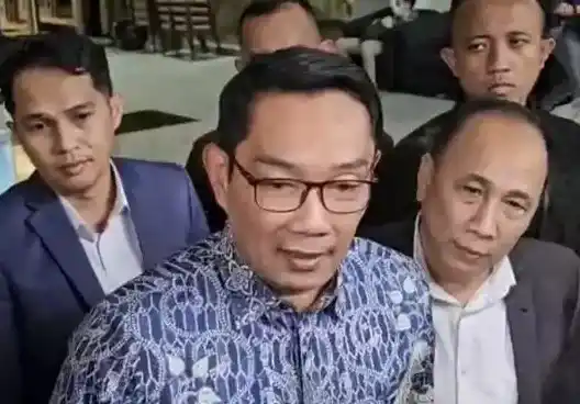 Ridwan Kamil (RK) seusai menjalani pemeriksaan KPK sebagai saksi kasus dugaan korupsi pengadaan iklan di Bank BJB, Selasa (2/12/2025) (Foto: Dok MI/Adelio Pratama)