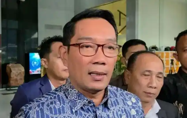 Ridwan Kamil (RK) seusai menjalani pemeriksaan KPK sebagai saksi kasus dugaan korupsi pengadaan iklan di Bank BJB, Selasa (2/12/2025) (Foto: Dok MI/Adelio Pratama)