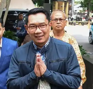 Mantan Gubernur Jawa Barat Ridwan Kamil tiba untuk menjalani pemeriksaan di Gedung Merah Putih KPK, Jakarta, Selasa (2/12/2025) (Foto: Dok MI/Antara)