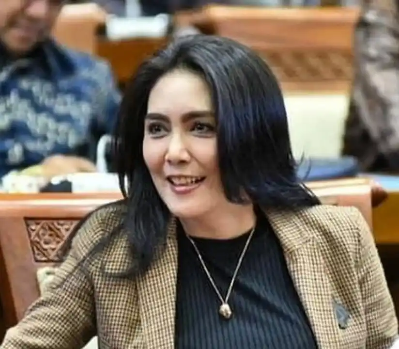 Rieke Diah Pitaloka geram mendengar vonis bebas Gregorius Ronald Tannur. Ia ikut menggemakan tagar Justice for Dini Sera dan mendukung keluarga korban. (Foto: Dok. Instagram @riekediahp)